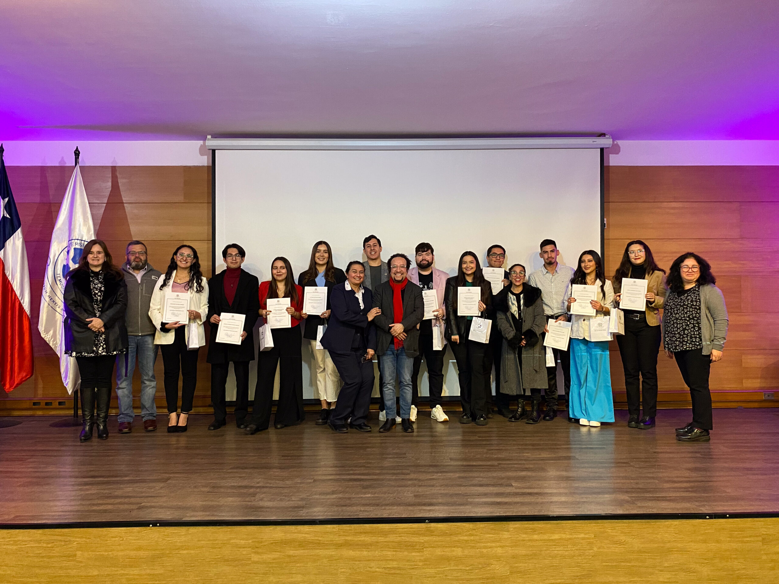 Carrera celebró ceremonia de reconocimiento a nuevos Licenciados en Comunicación Social 